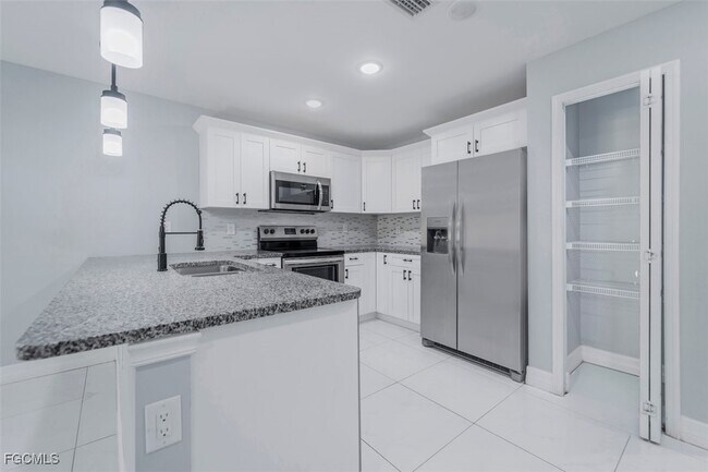 Building Photo - 129 Meadow Rd