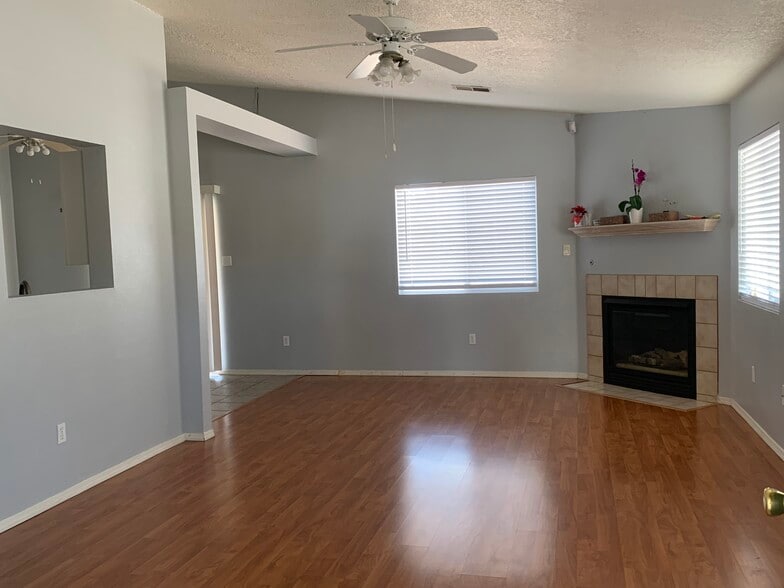 living room - 11623 Singing Arrow Rd SE