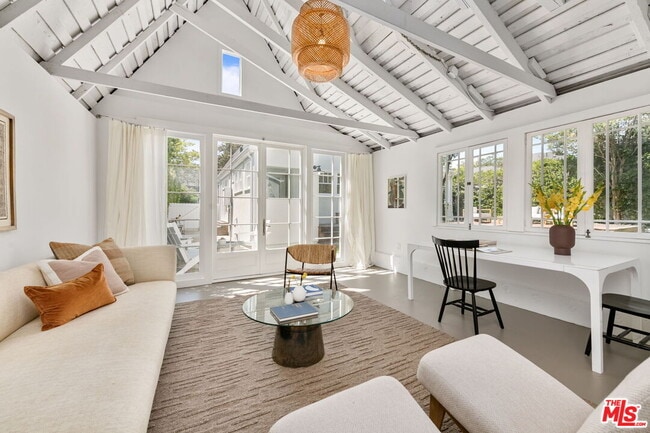 Building Photo - 234 N Ridgewood Pl