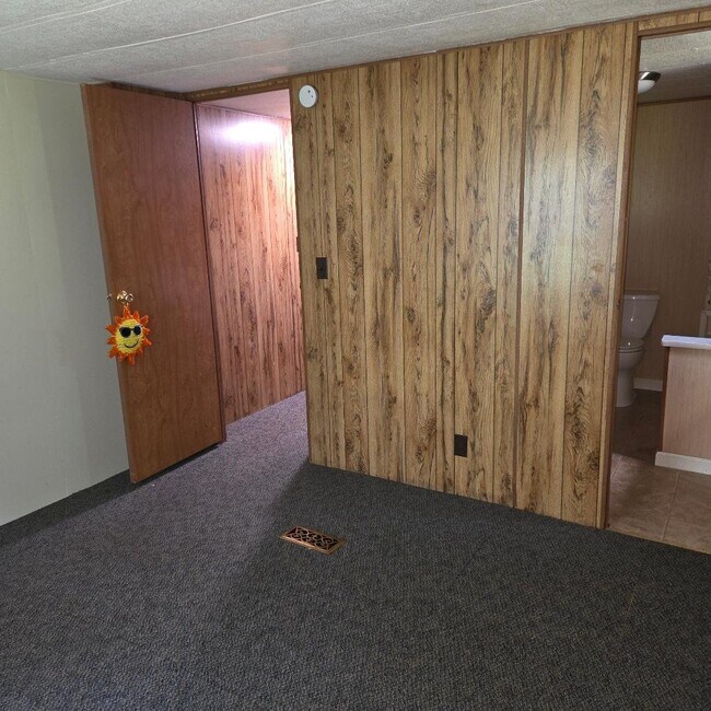 Building Photo - 134 Coil Rd