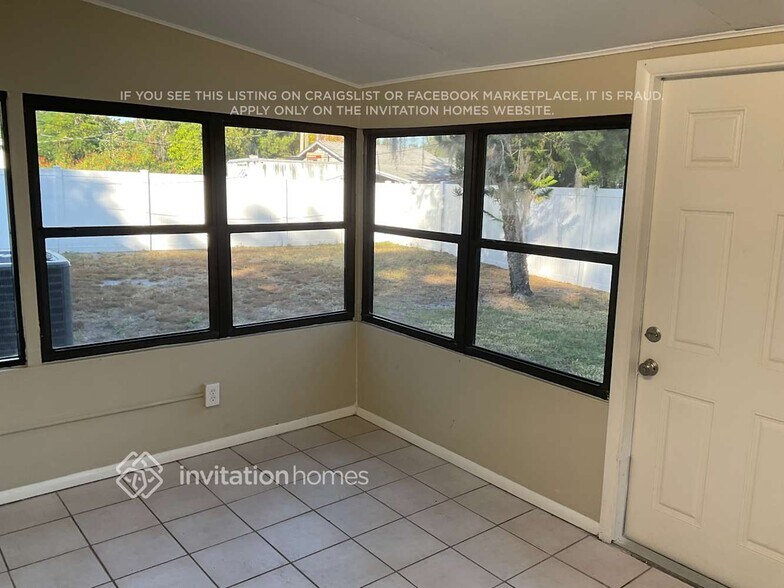 Building Photo - 5609 Sandalwood Dr