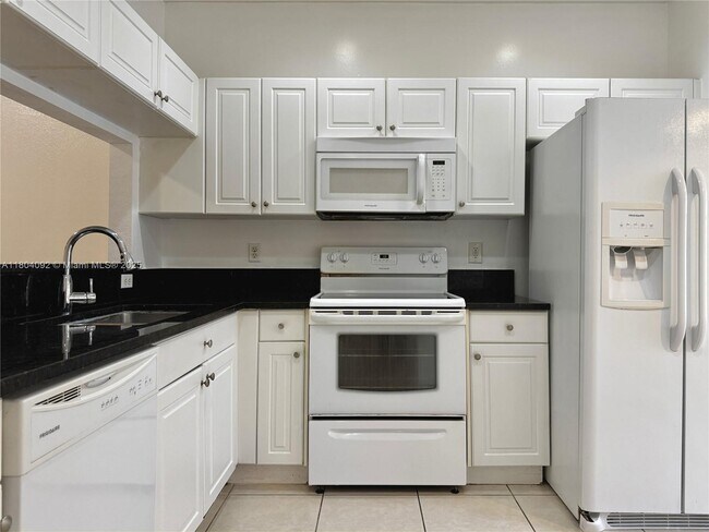 Building Photo - 2576 SW 83rd Ave