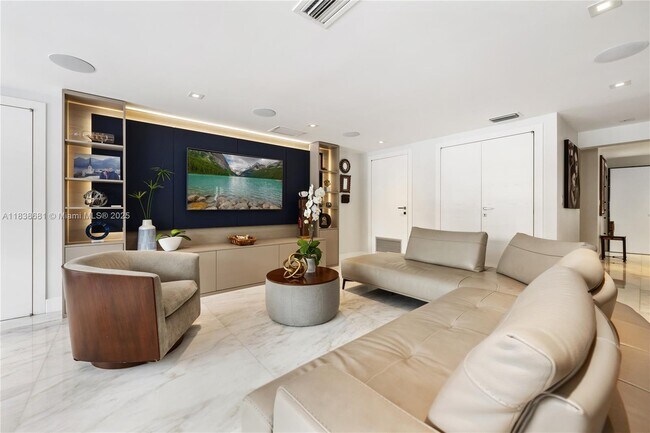 Building Photo - 9465 NW 52nd Doral Ln