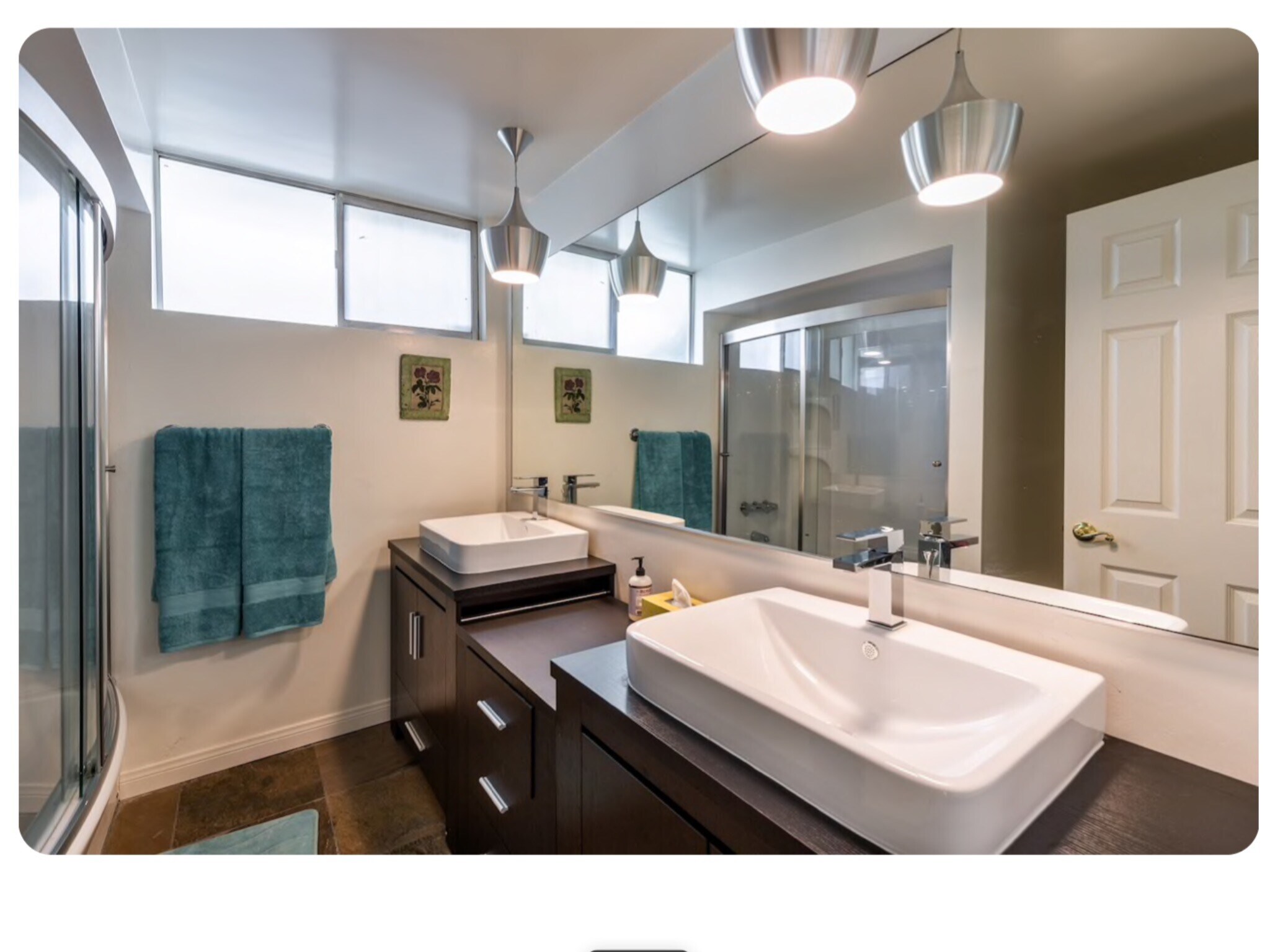 Full bath - 15707 Varden St