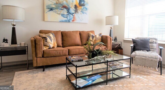 Building Photo - 2250 Oak Rd SW