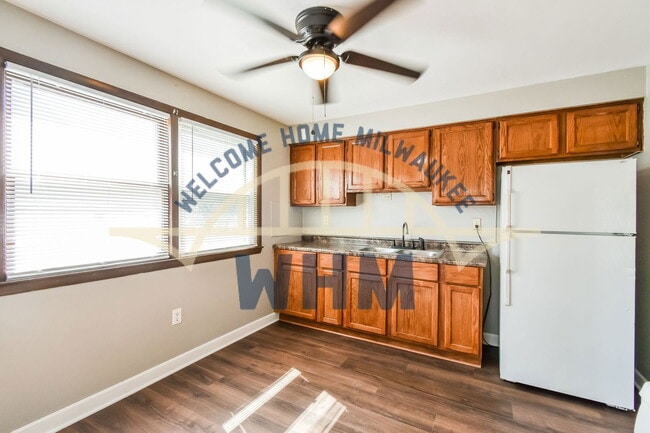 Building Photo - 5921 N 69th St