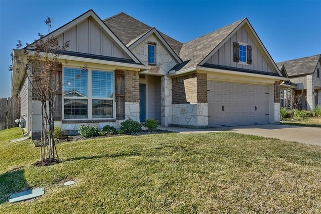 Primary Photo - 1012 Trellis Pass