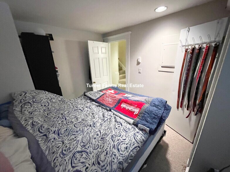 Building Photo - 16 Cedar Lane Way