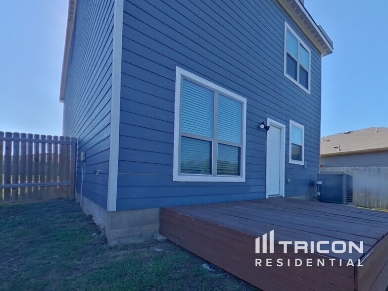 Building Photo - 1335 Coltview Pl