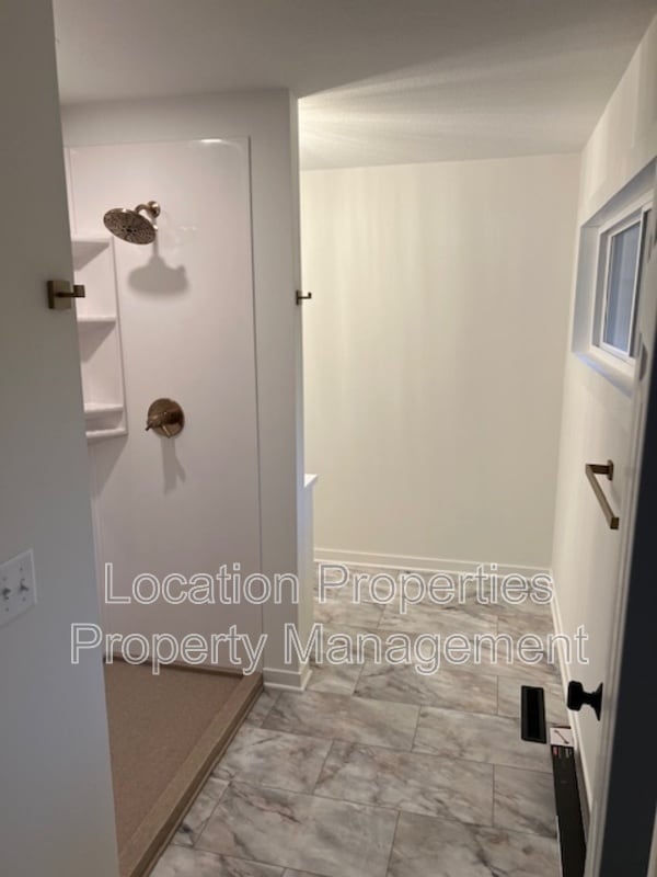 Building Photo - 1934 Emerald Dr