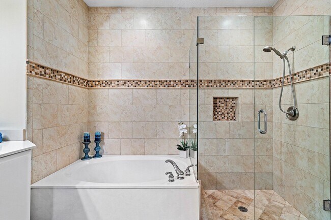 Building Photo - 7690 Hummingbird Ct