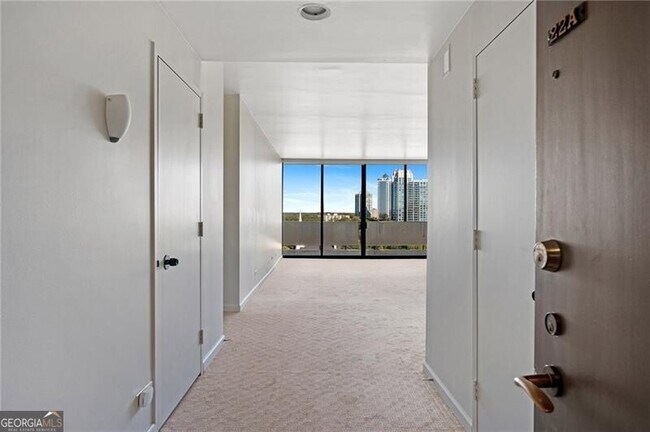 Building Photo - 2575 Peachtree Rd NE