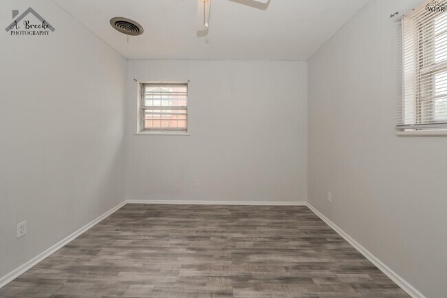 Building Photo - 109 Highland Dr