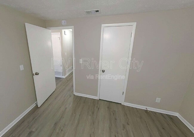 Building Photo - 1214 Santiago Dr