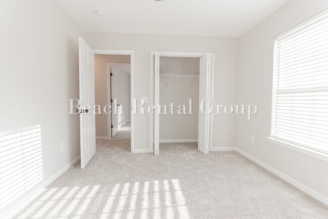 Building Photo - 4 Bedroom in Loris with Screened Patio