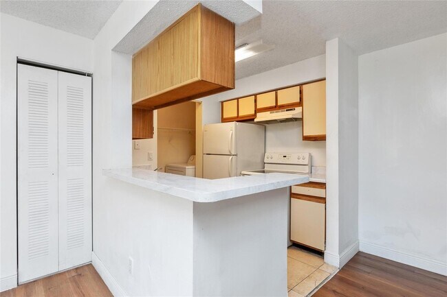 Building Photo - 1237 SW 46th Ave