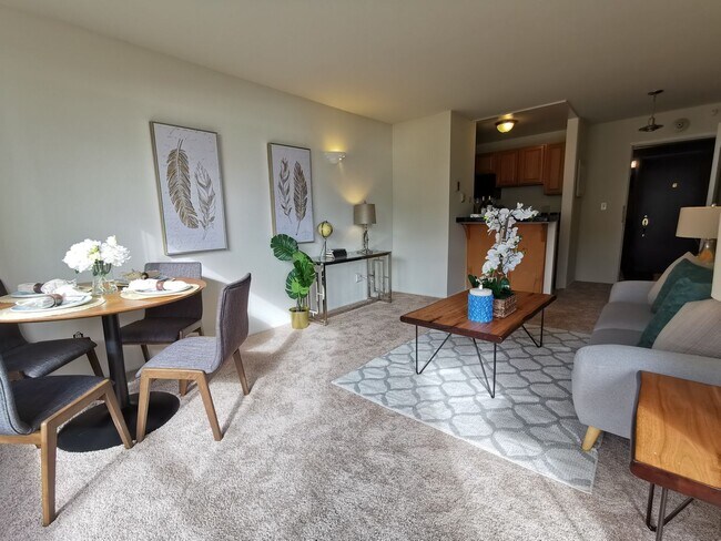 Building Photo - One Bedroom Condo Available in Watergate C...