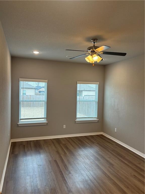 Building Photo - 321 Grove Ln