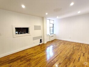 Building Photo - 2 bedroom in BRONX NY 10460