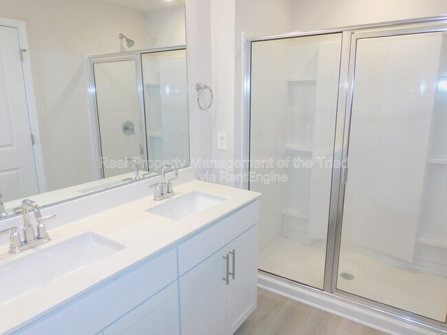 Building Photo - 221 Still Pasture Ln