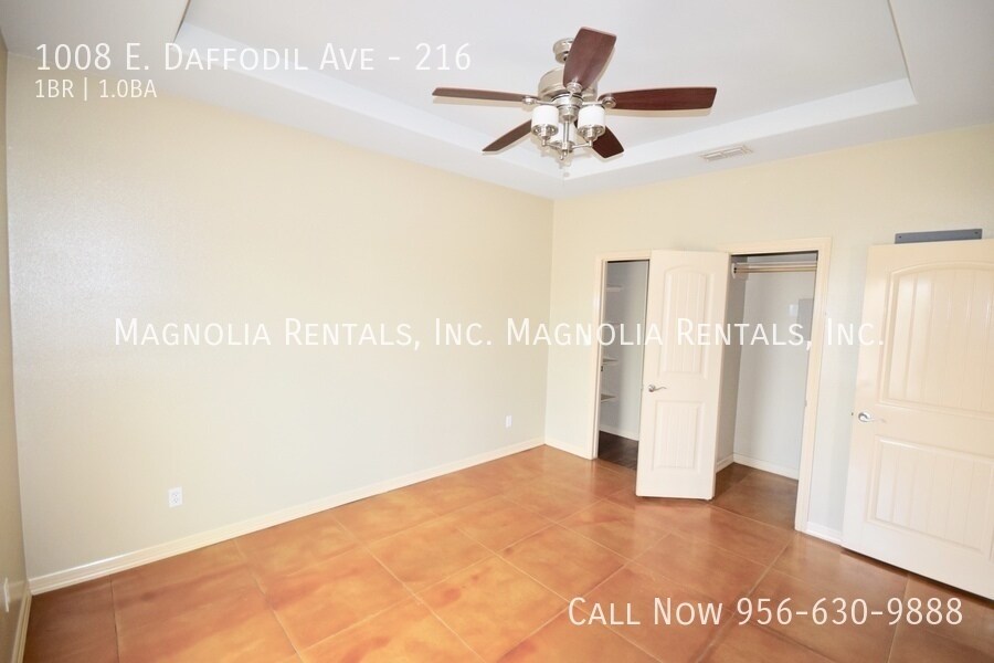 Building Photo - 1008 E Daffodil Ave