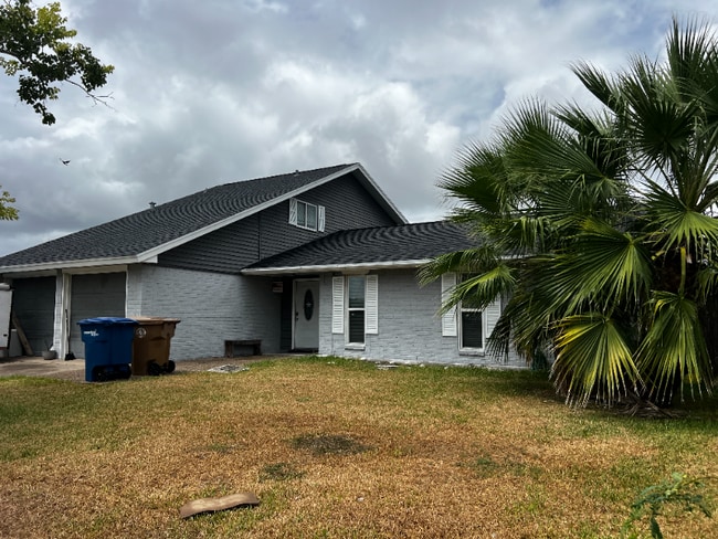 Building Photo - 4418 Acushnet Dr