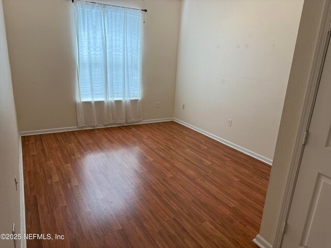 Building Photo - 10550 Baymeadows Rd