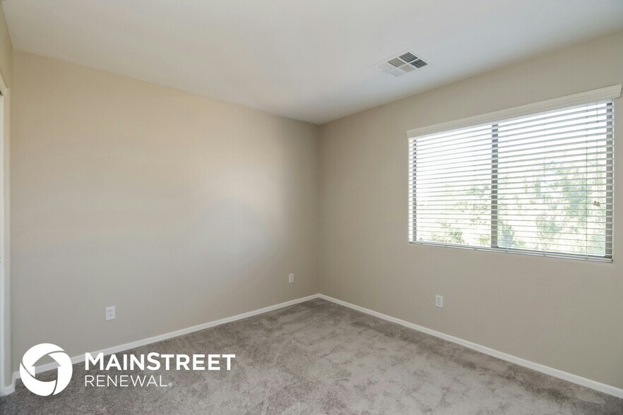 Building Photo - 102 W Mahogany Pl