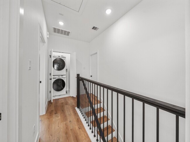 Building Photo - 7033 Avenue N