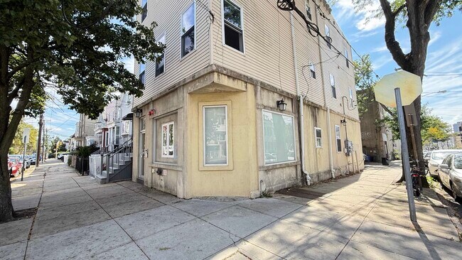 Building Photo - 95 Prospect St