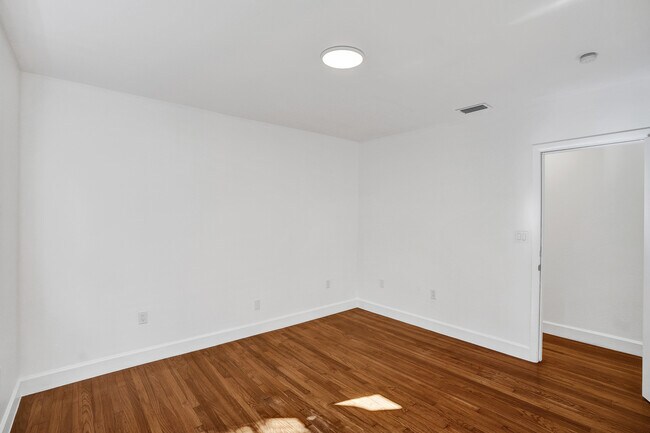 Building Photo - 20 NW 101st St