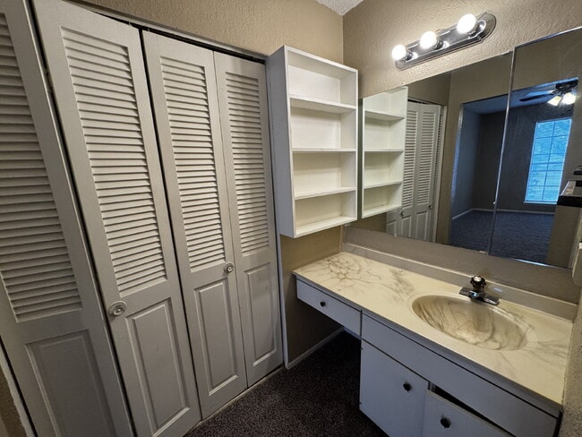 Building Photo - Beautiful House Located Near Movie Theater...