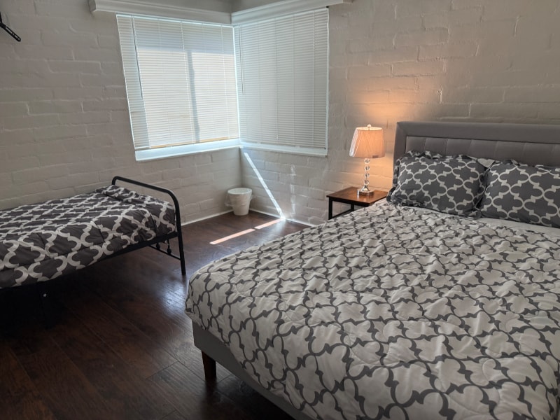 Building Photo - 445/2 E Alisal St