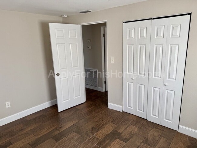 Building Photo - Single Family Home