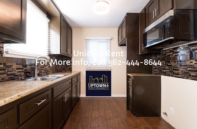 Building Photo - 2115-2117 W 103rd Pl