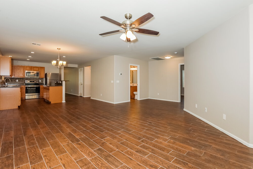Building Photo - 1084 S Olympic Dr