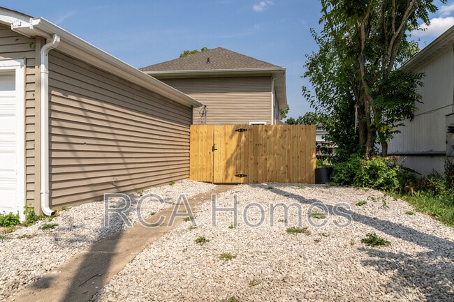 Building Photo - 3416 N Capitol Ave