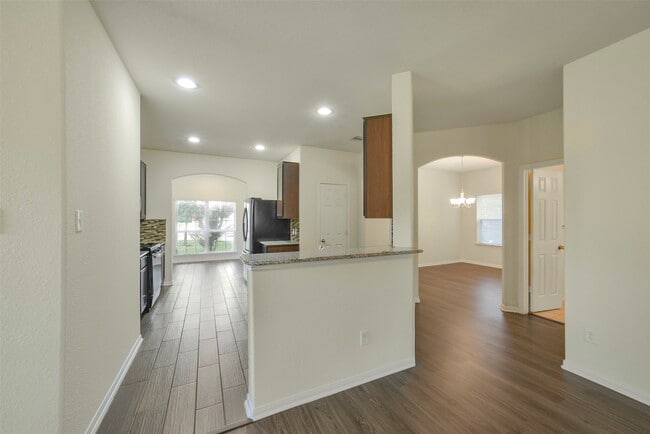 Building Photo - 10502 Chestnut Path Way