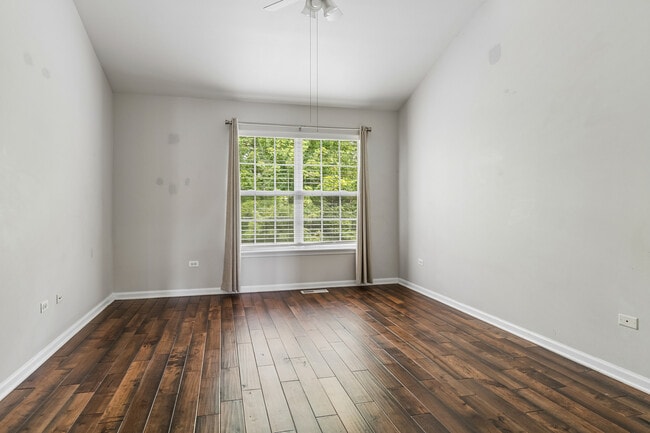 Building Photo - 382 Vaughn Cir