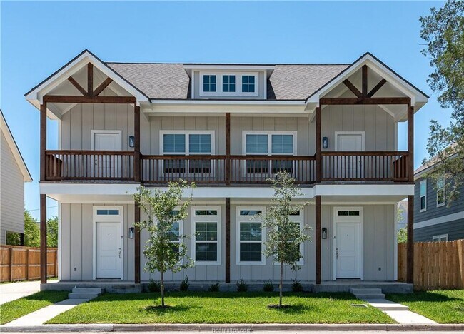 Primary Photo - STUNNING 4bed/4bath House Close to Campus!!