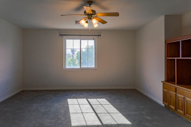 Building Photo - Stunning 6 Bedroom Home With Casita Pool H...