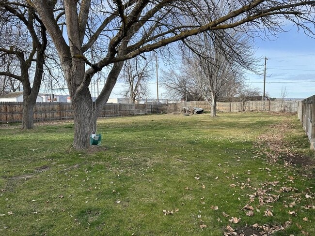 Building Photo - 2067 Sundown St