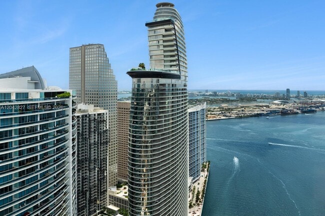 Building Photo - 300 Biscayne Blvd Way