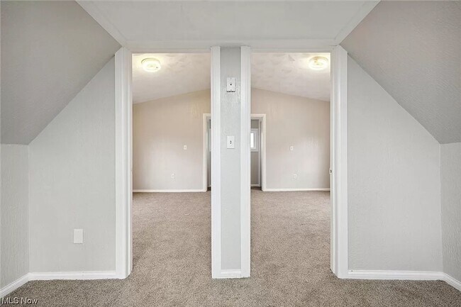 Building Photo - Charming 3 Bedroom Home in Loraine