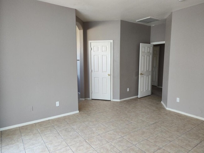 Building Photo - 44098 Granite Dr