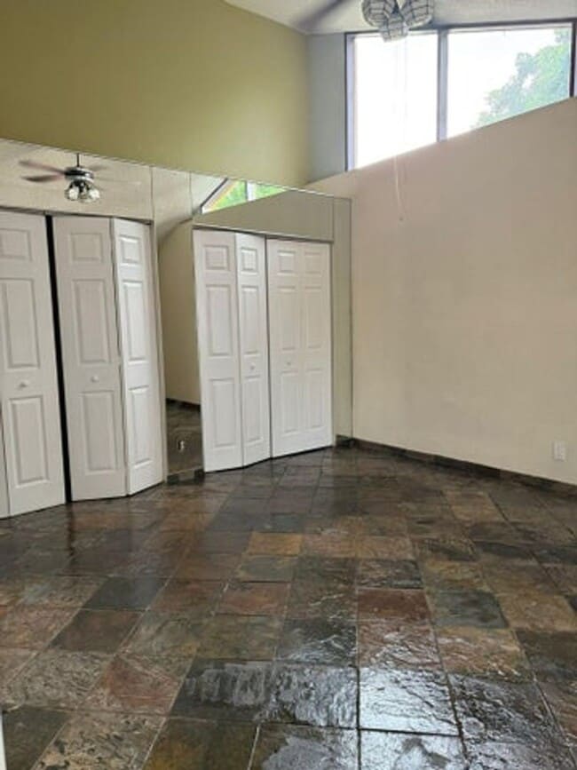 Building Photo - 8845 Center Ct Dr