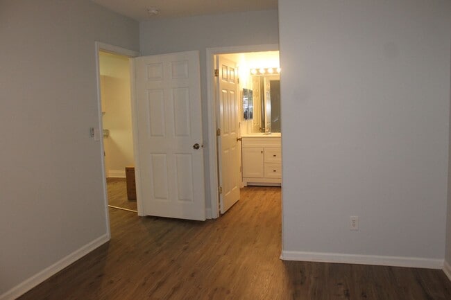 Building Photo - Plantation Point - 1st Floor, 2 Bedrooms