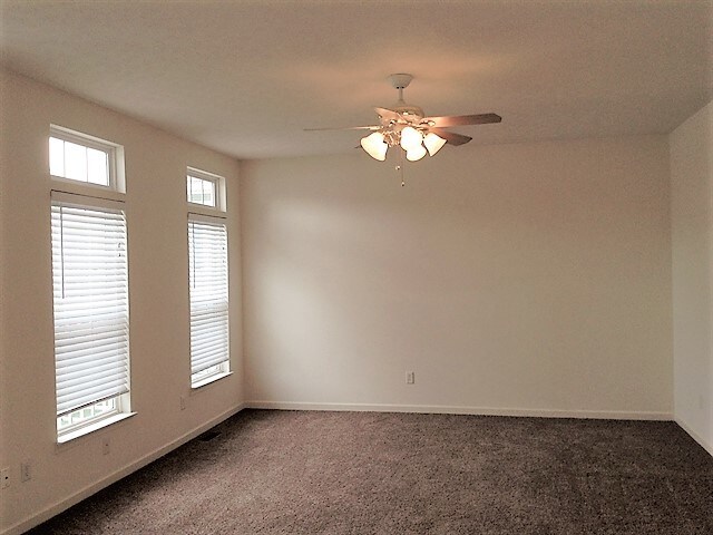 Building Photo - 111 Leather Leaf Ln