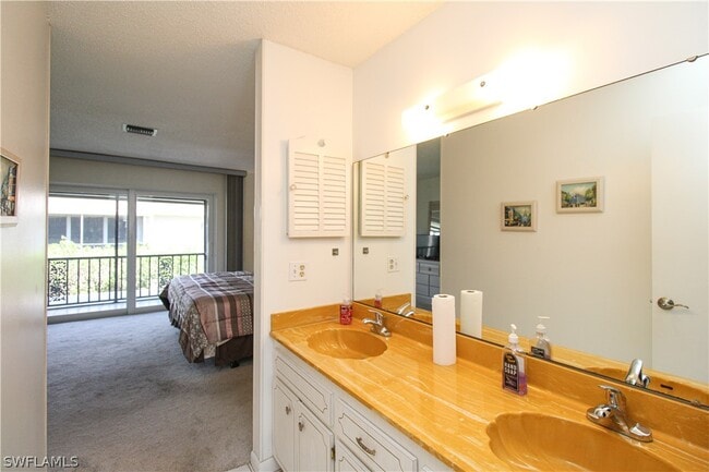 Building Photo - 239 Palm Dr