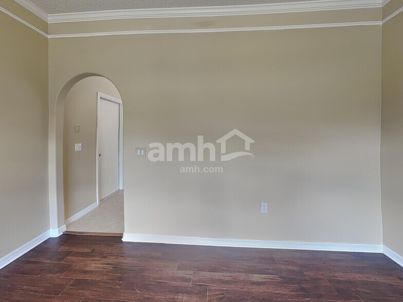 Building Photo - 138 Pine Isle Dr